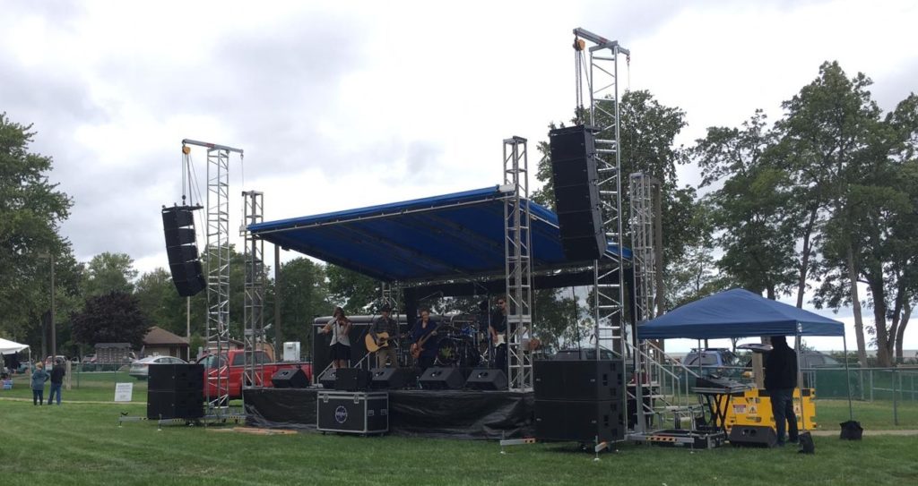 Full Flown Line Array Sound System With 21 Towers Blair